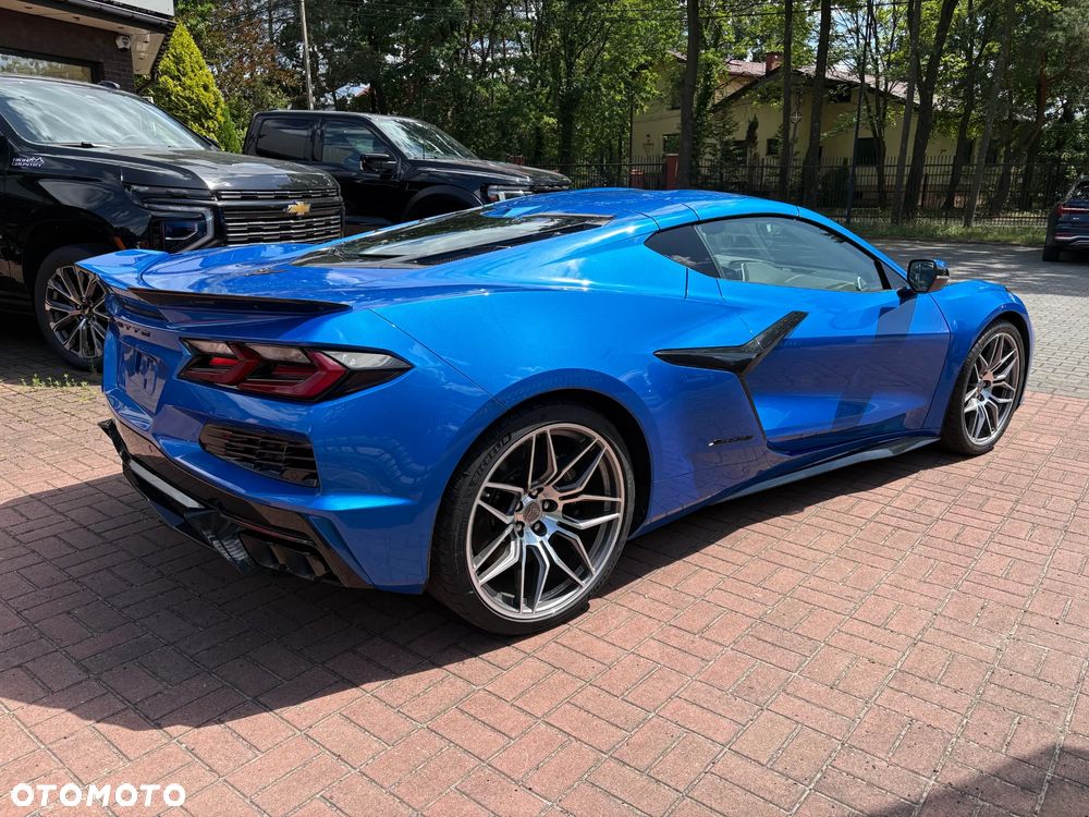 Chevrolet Corvette - 10