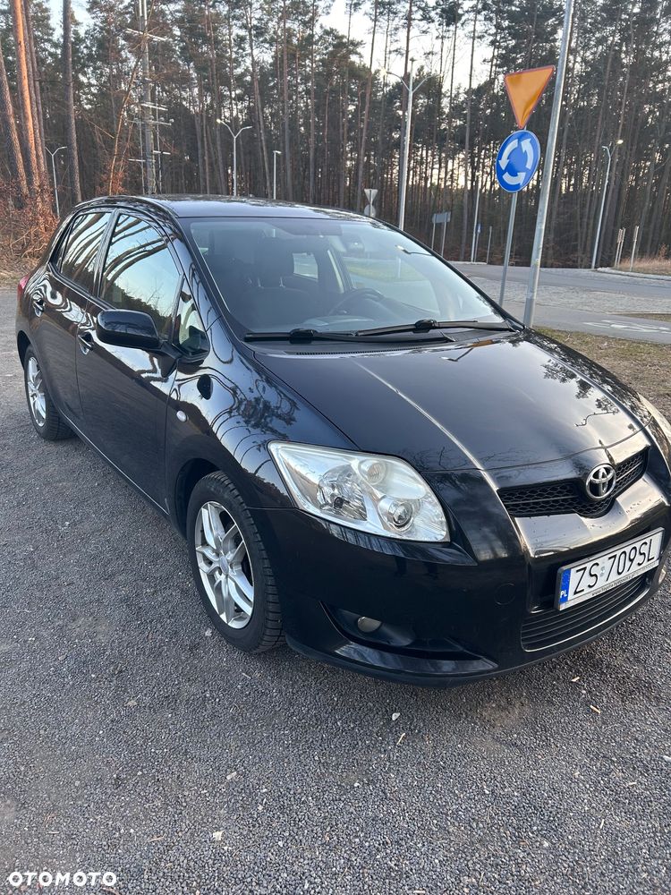 Toyota Auris 1.4 D-4D Luna - 1