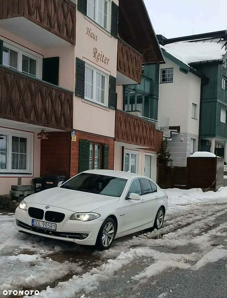 BMW Seria 5 525d xDrive - 3