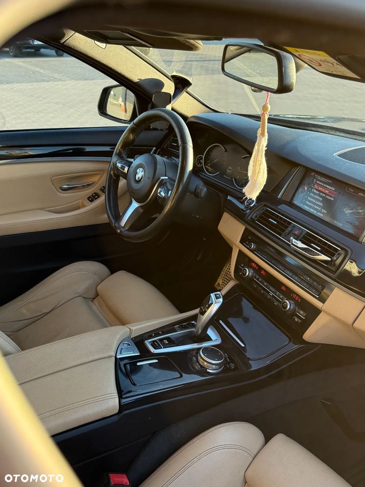 BMW Seria 5 520d xDrive - 25