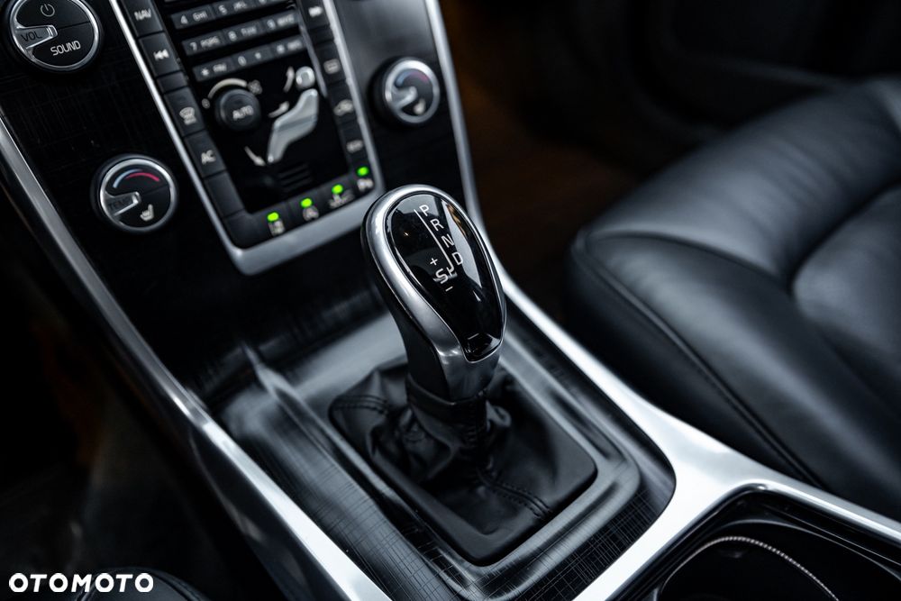 Volvo V70 D4 Geartronic Summum - 37