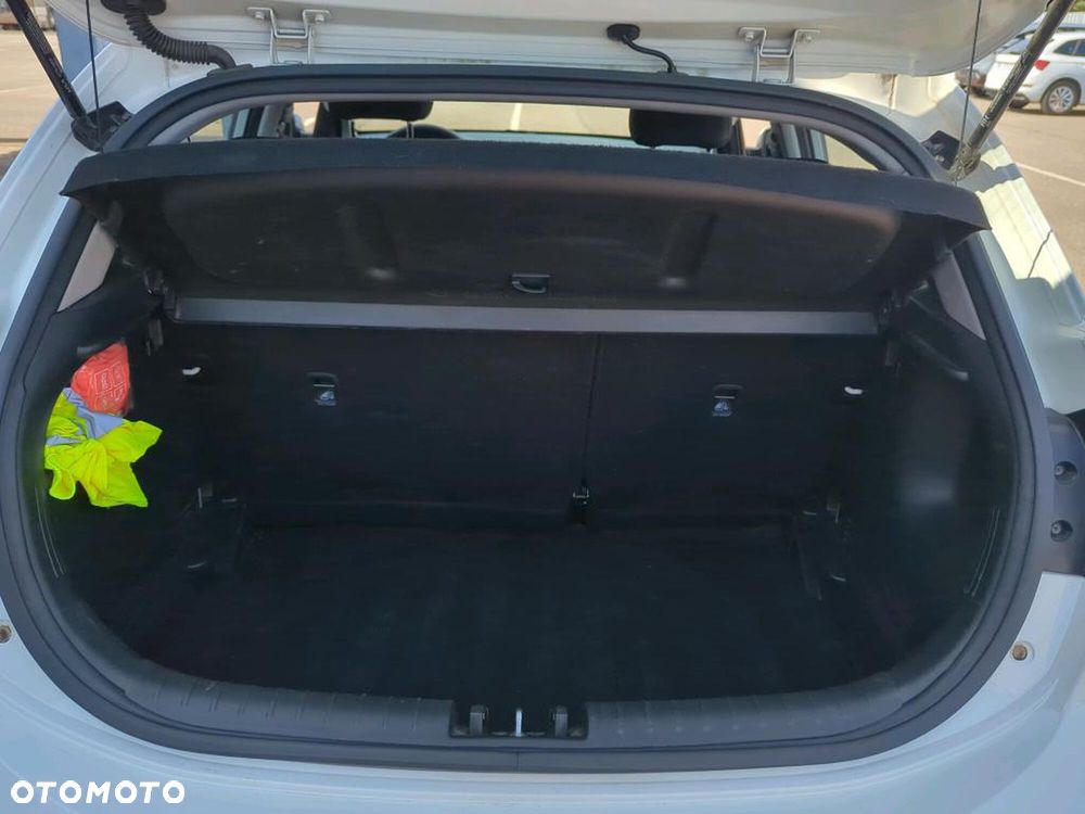 Kia Rio 1.2 M - 11