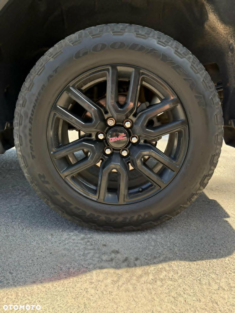 GMC Sierra - 10