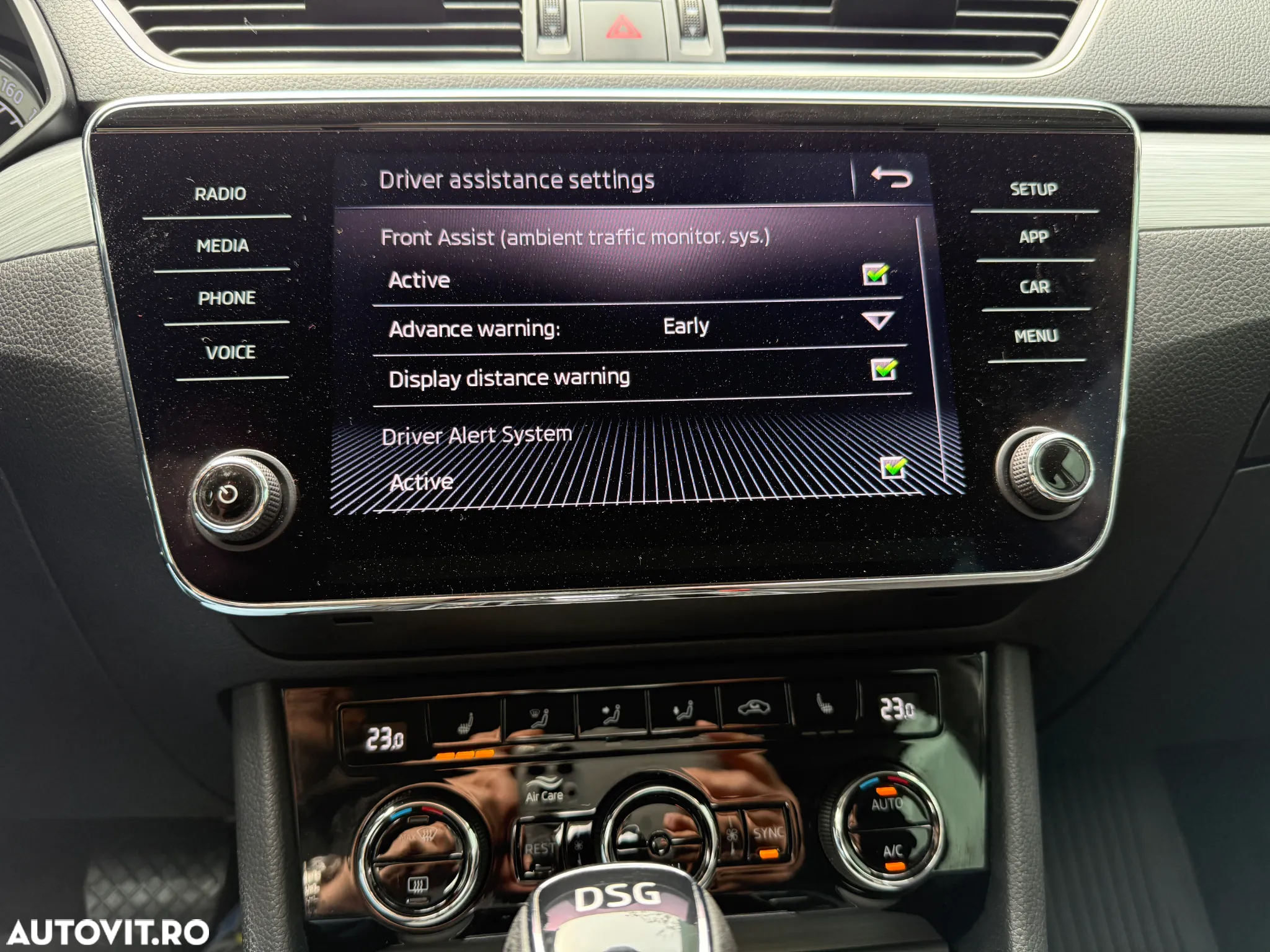 Skoda Superb 2.0 TDI DSG Ambition - 17