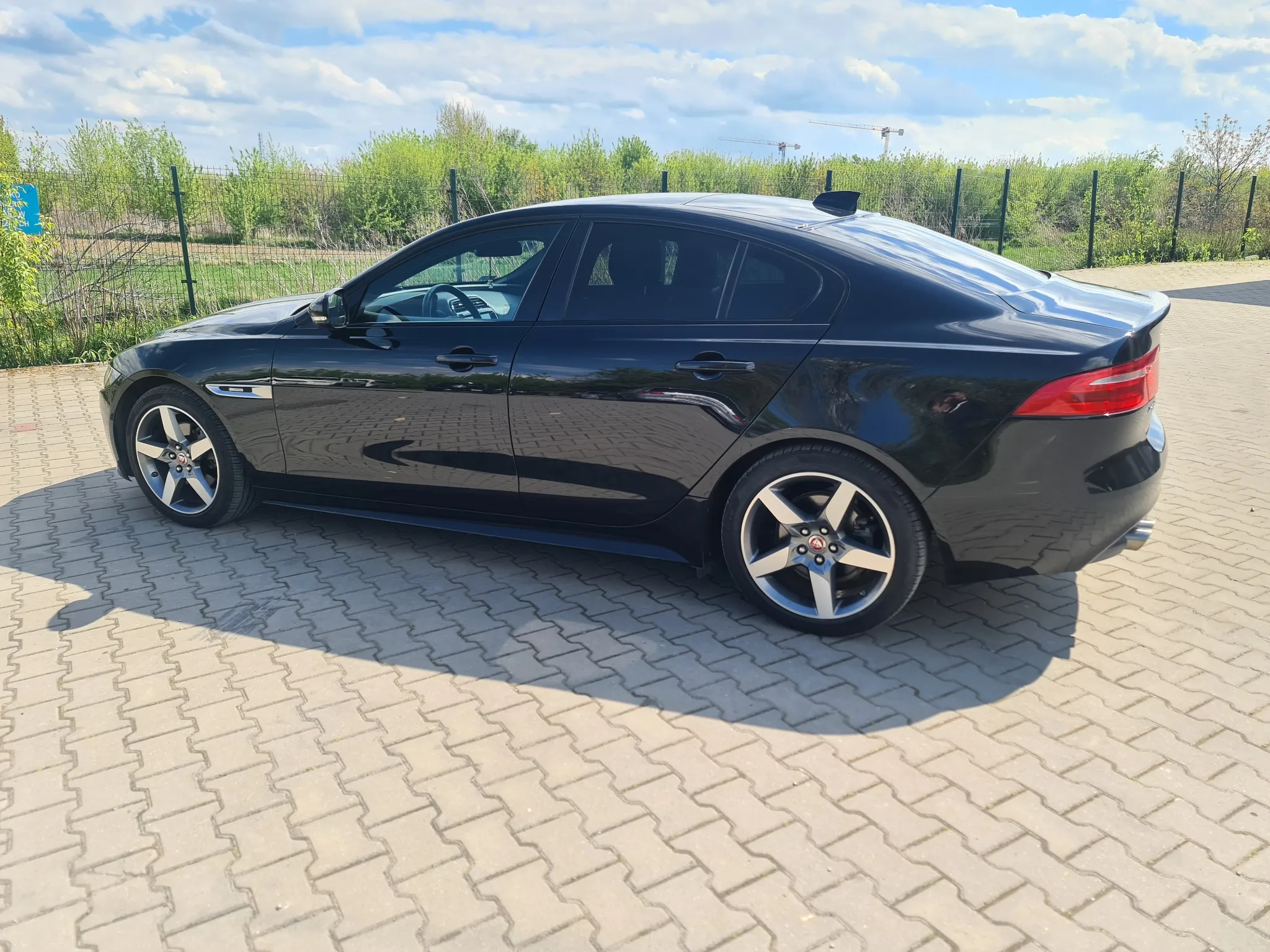 Jaguar XE - 6