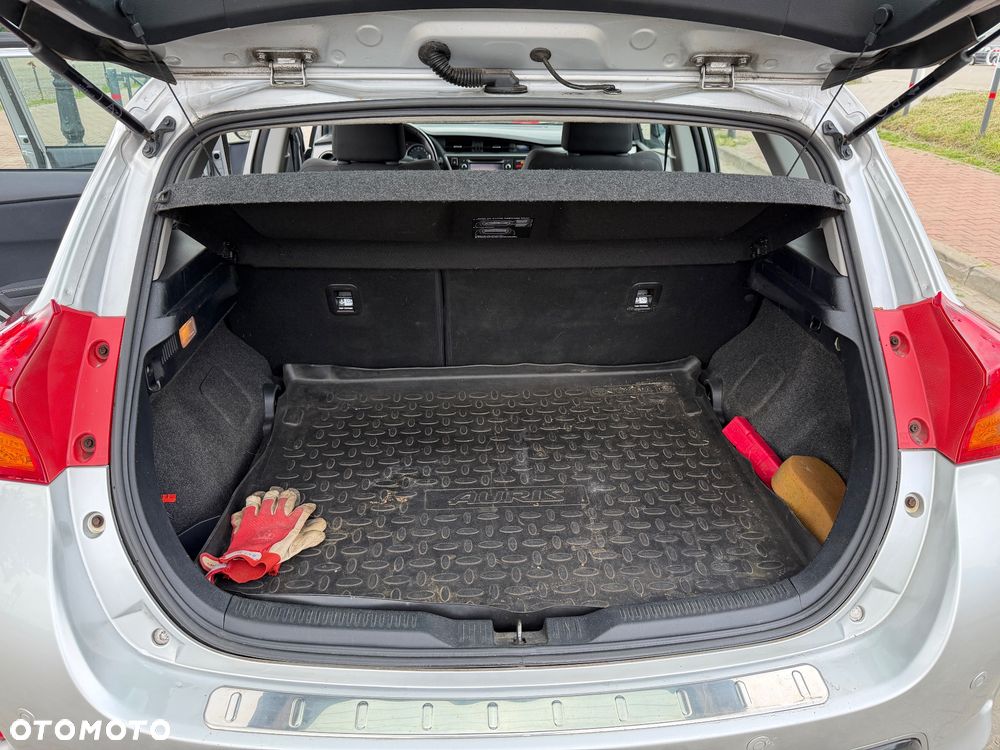 Toyota Auris 2.0 D-4D Premium Comfort - 29