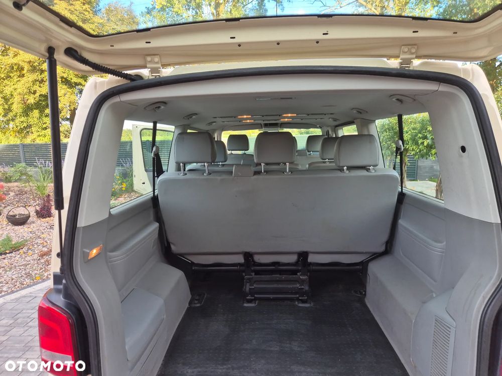 Volkswagen Caravelle - 13