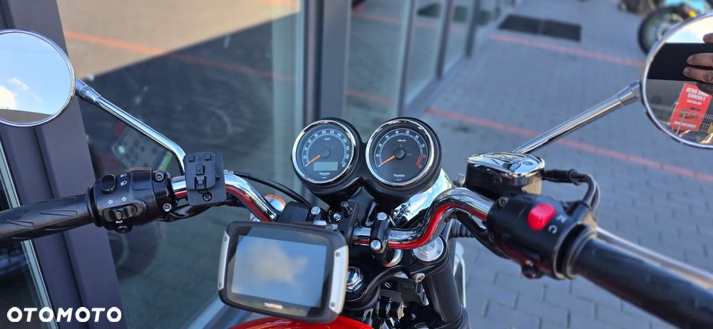Triumph Bonneville - 14