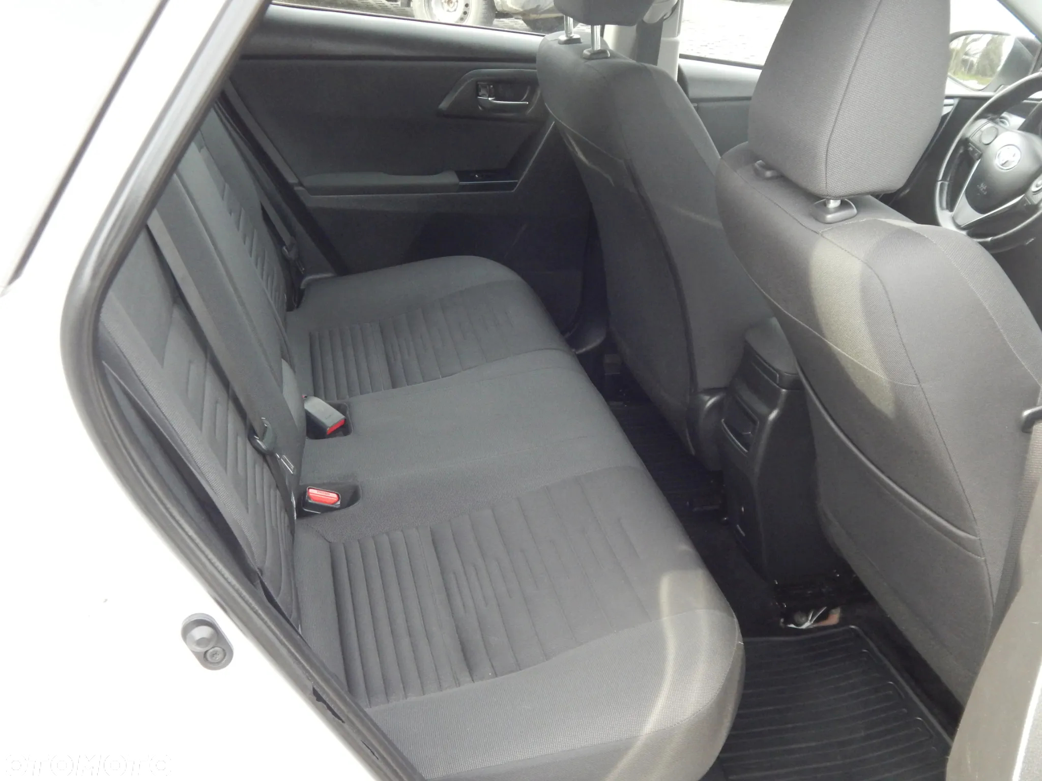 Toyota Auris Hybrid 135 Dynamic - 9