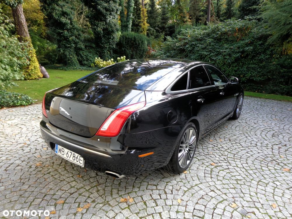 Jaguar XJ - 18