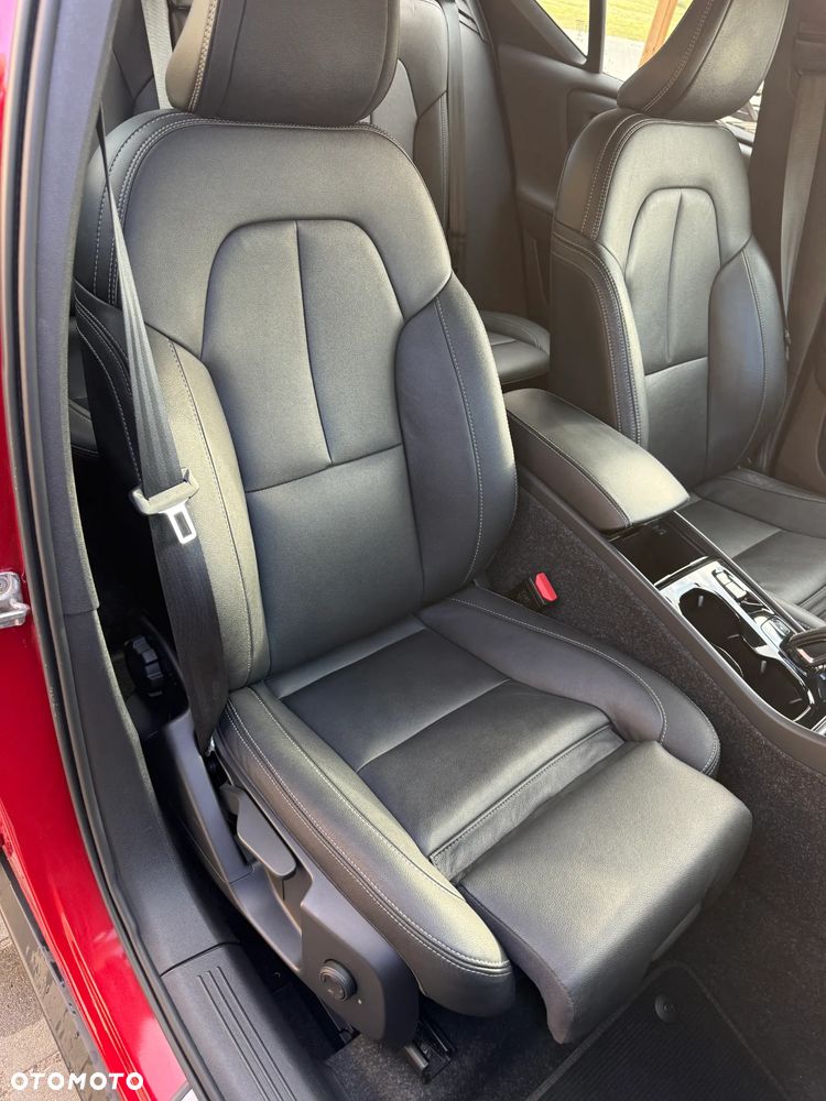 Volvo XC 40 B4 B AWD R-Design - 21