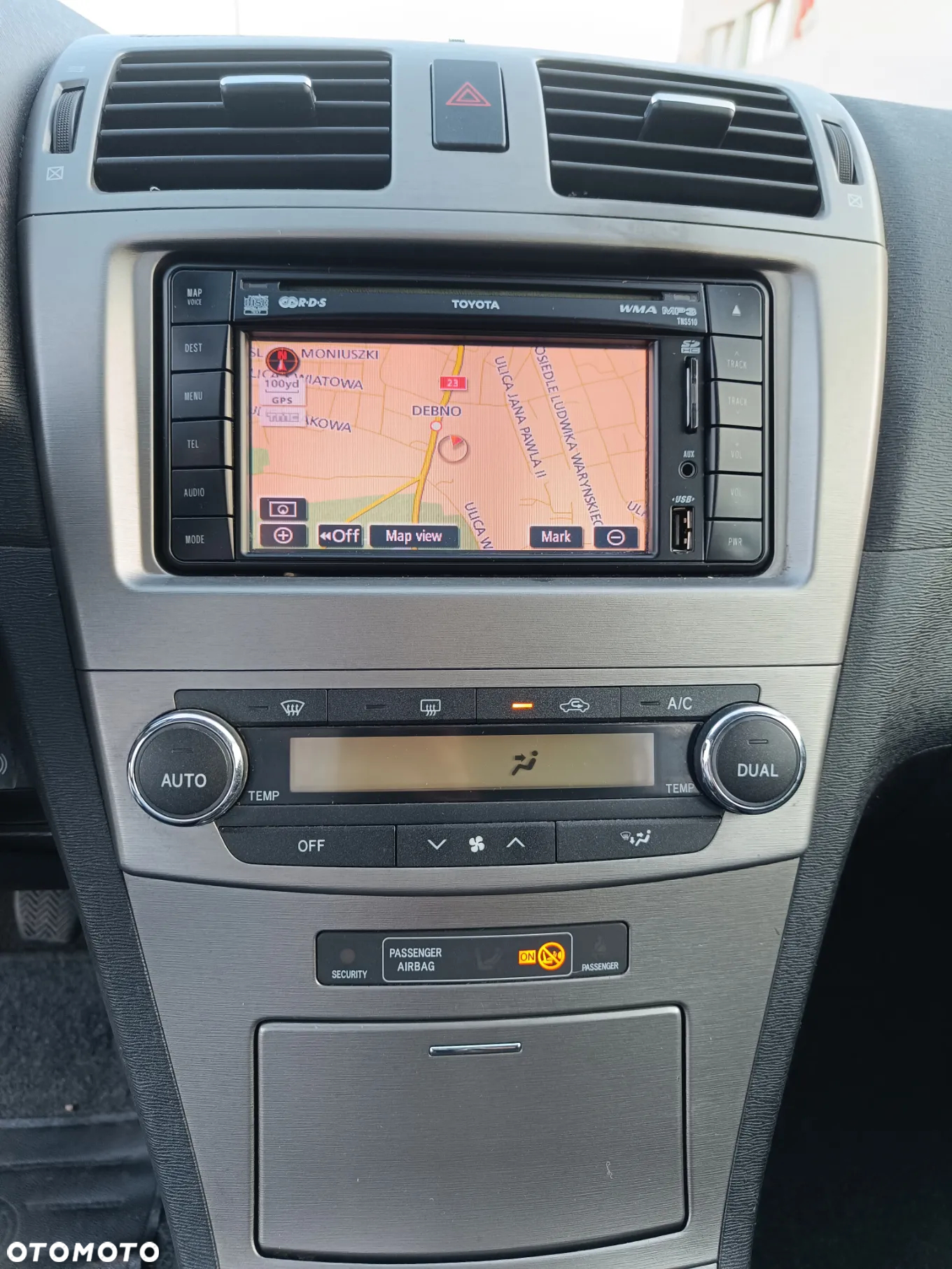 Toyota Avensis 2.0 D-4D Combi Executive - 16