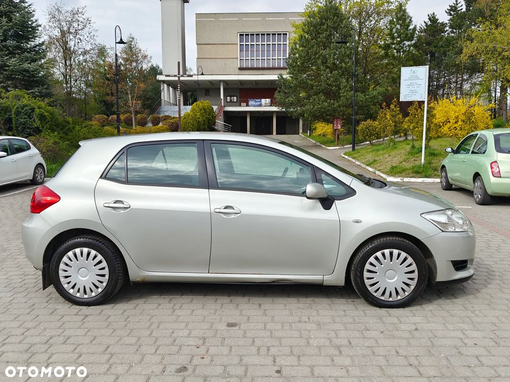 Toyota Auris 2.0 D-4D Luna - 2