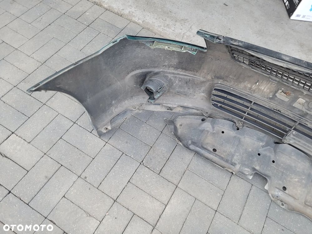 Toyota Corolla Verso I 01-04r  Zderzak przedni - 14