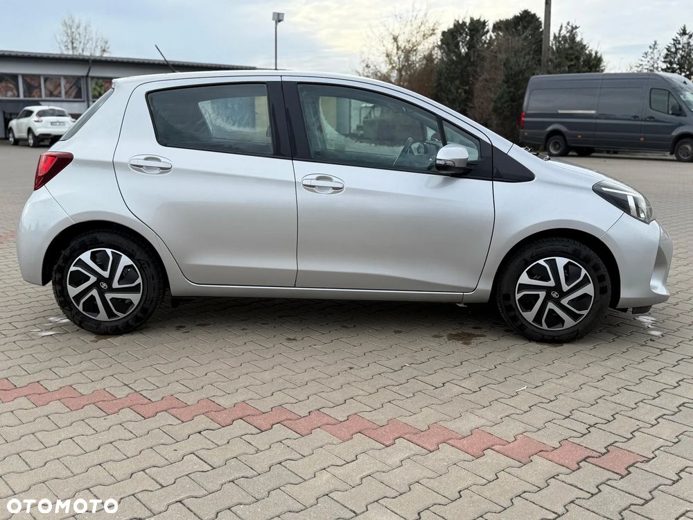Toyota Yaris 1.0 Premium - 6