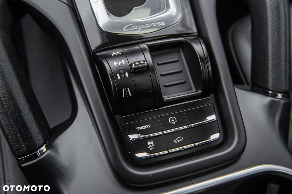 Porsche Cayenne Platinum Edition - 24