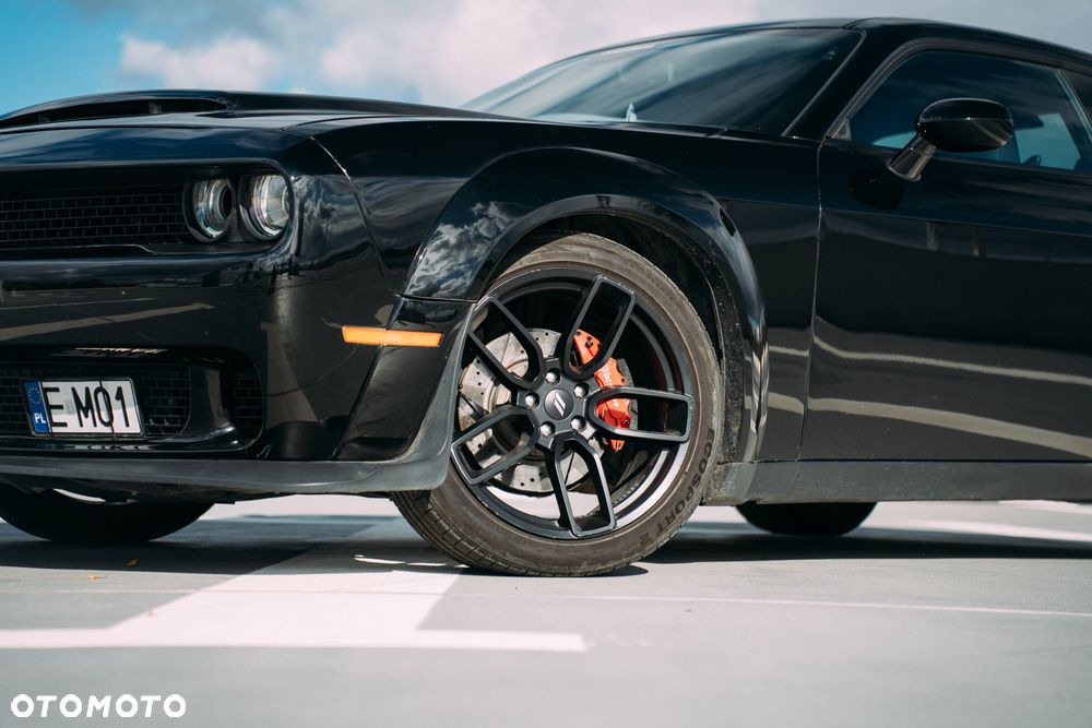 Dodge Challenger - 27