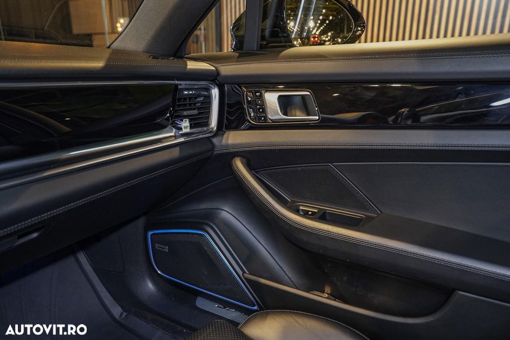 Porsche Panamera - 38