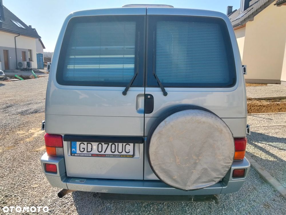 Volkswagen Caravelle - 4