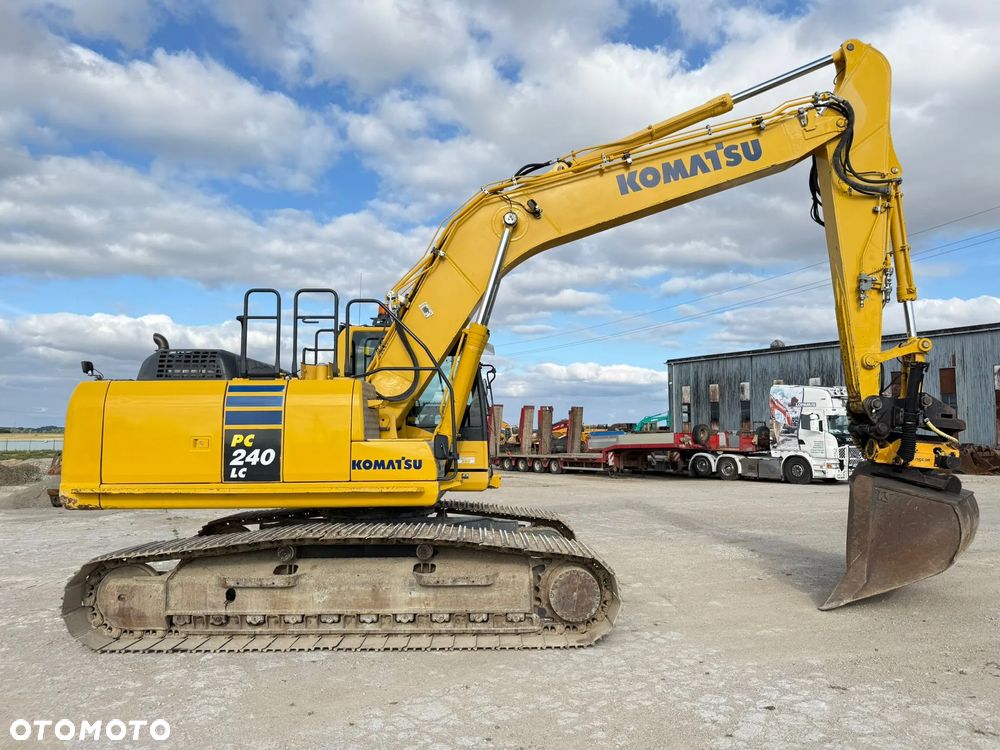 Komatsu Komatsu PC 240 LC-10 - 10