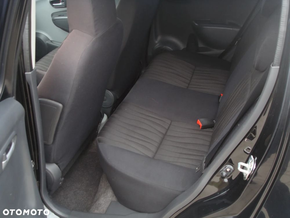 Nissan Pixo 1.0 more - 21