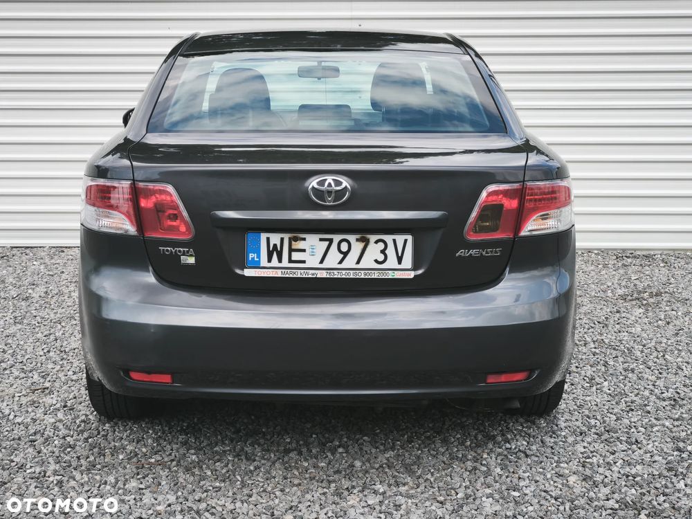 Toyota Avensis 1.6 Luna - 4