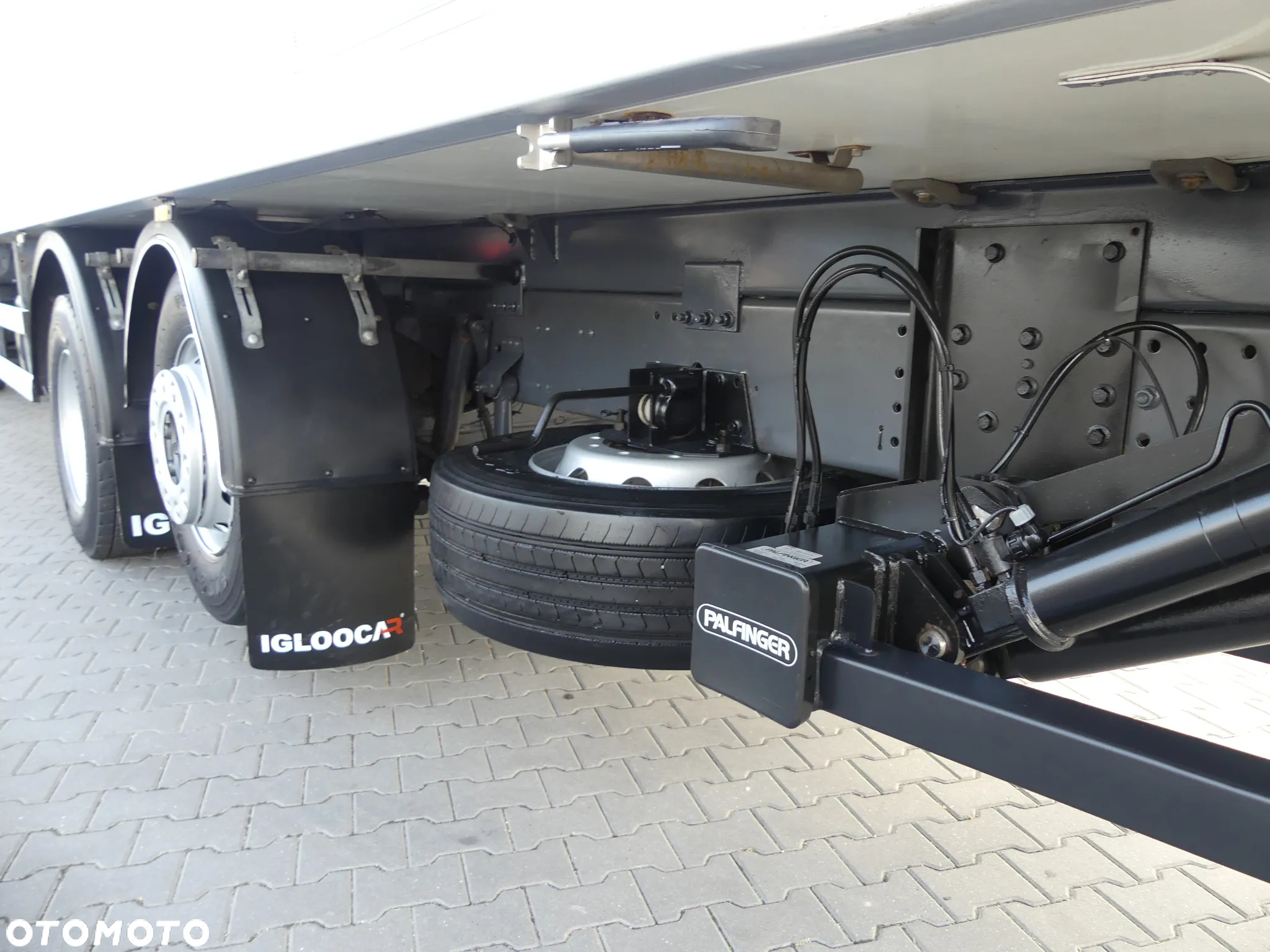 DAF CF 370 / 6x2 / CHŁODNIA 9.50 + WINDA / EURO 6 / - 17
