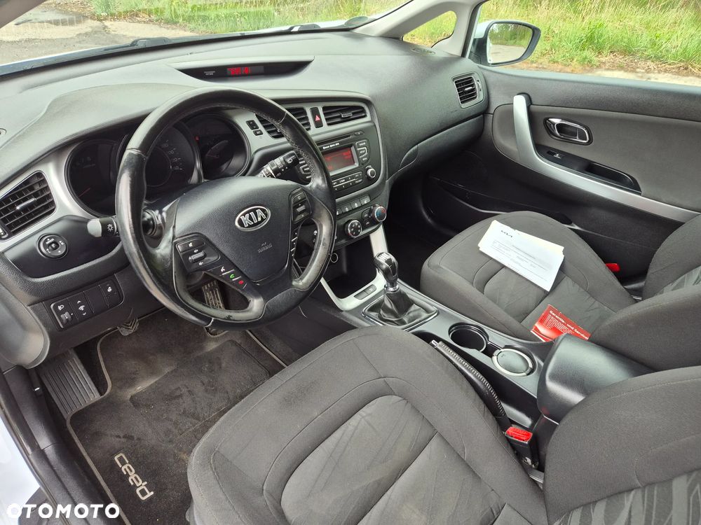 Kia Ceed 1.4 CVVT Fifa World Cup Edition - 23