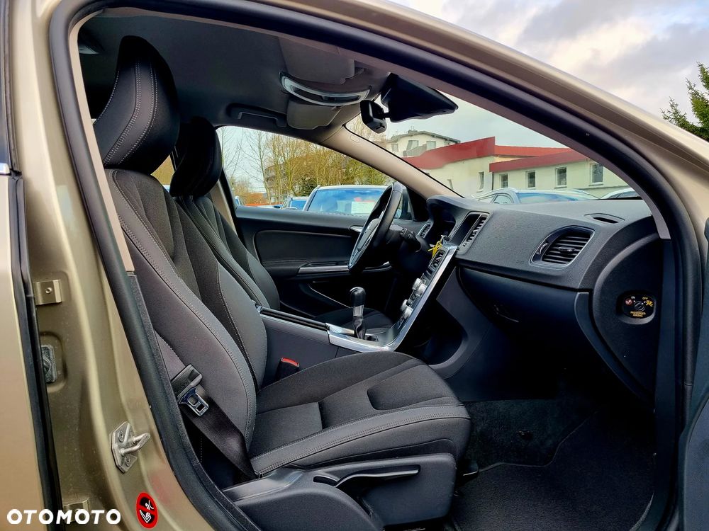 Volvo V60 D3 Edition - 12