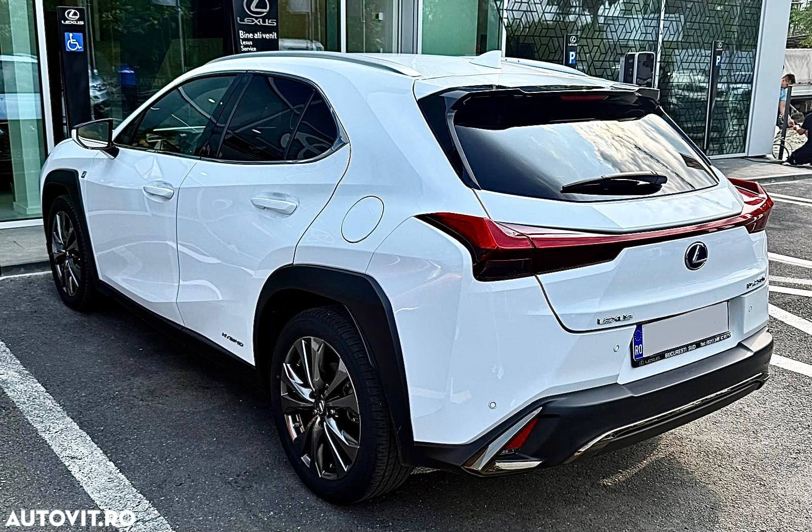 Lexus UX 250h 2.0L HEV 20H- (178 HP) 4X4 CVT F Sport - 3