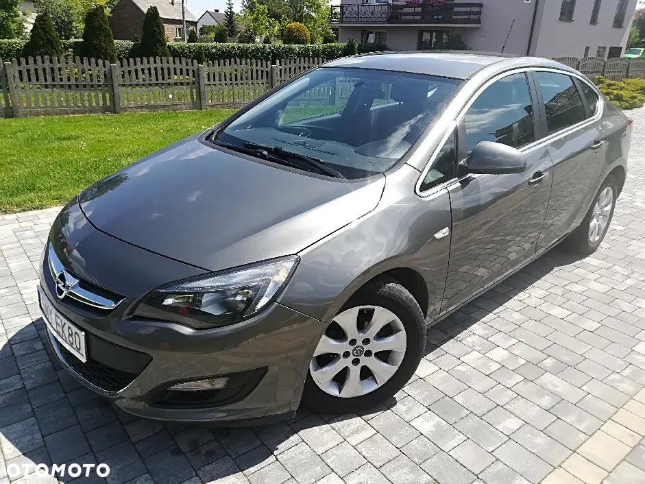 Opel Astra IV 1.4 T Business EU6 - 3