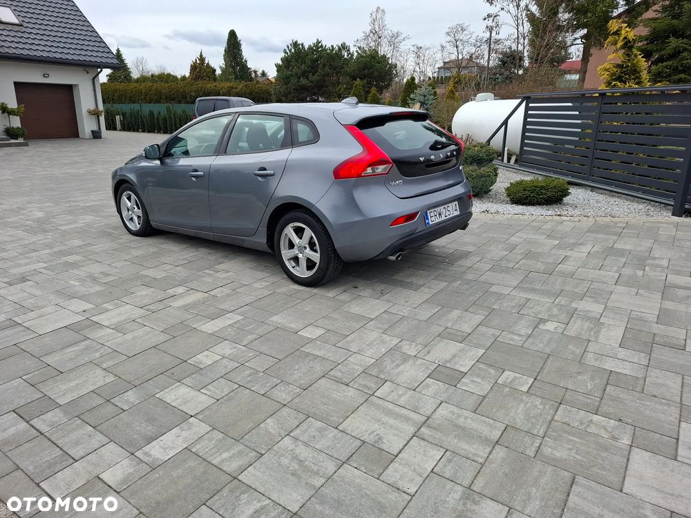 Volvo V40 T2 You - 8