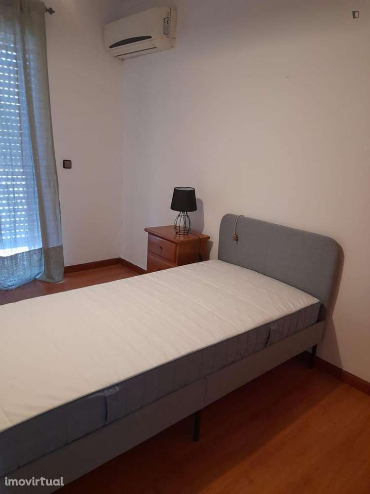 Quarto - localizado em Guimaraes - Grande imagem: 3/8
