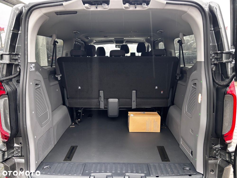 Volkswagen Caravelle - 17