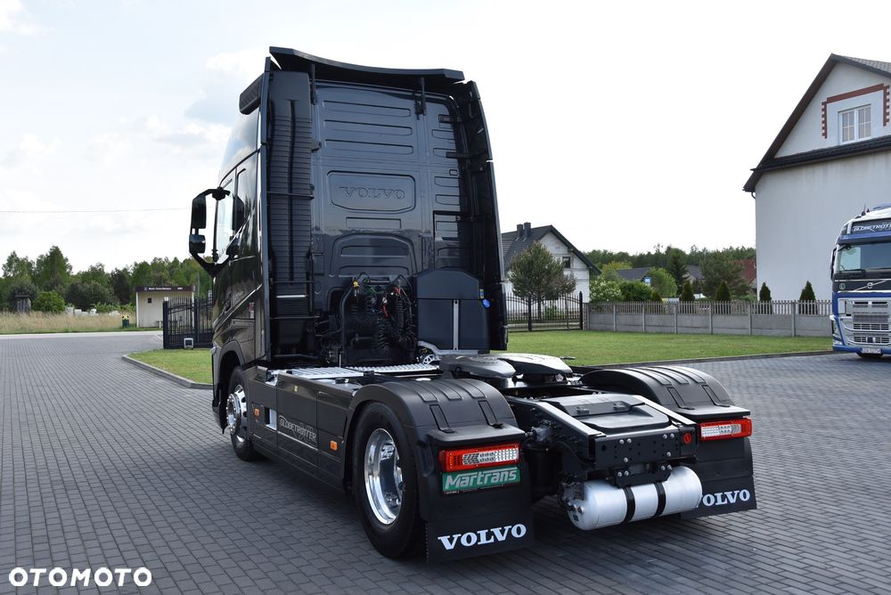 Volvo FH5 500 I-SAVE / GLOBETROTTER XL / FULL-LED / KLIMA POSTOJOWA / NAWIGACJA / KAMERY / TV / FULL OPCJA / LAKIER METALIC / ALUFELGI /SALON PL ! ! ! - 8