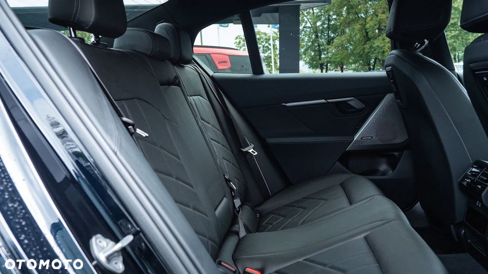 BMW Seria 5 520i - 26