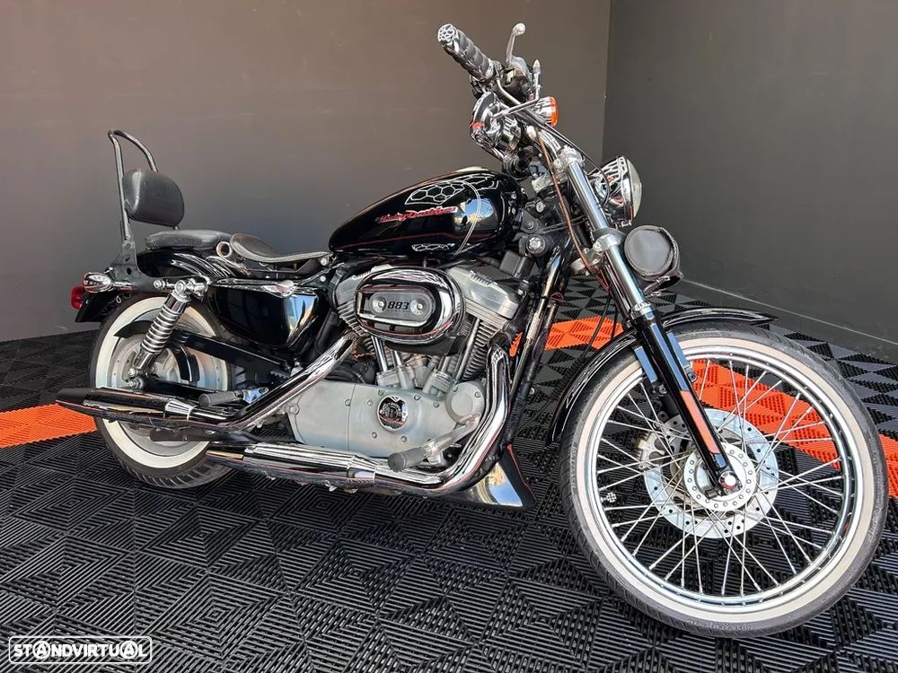 Harley-Davidson 883 Sportster - 2