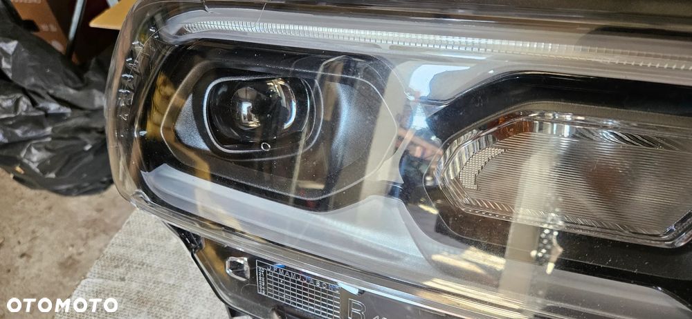 Dodge Durango III LIFT 2021-2026 GT RT CZARNY ŚRODEK Kompletny reflektor prawy Lampa prawa P68433778AF 68433778AF - 7