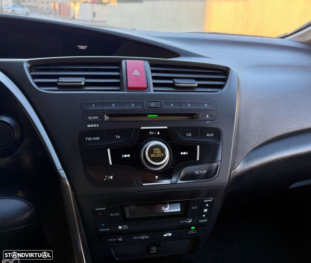 Honda Civic 1.4 i-VTEC Sport - 27