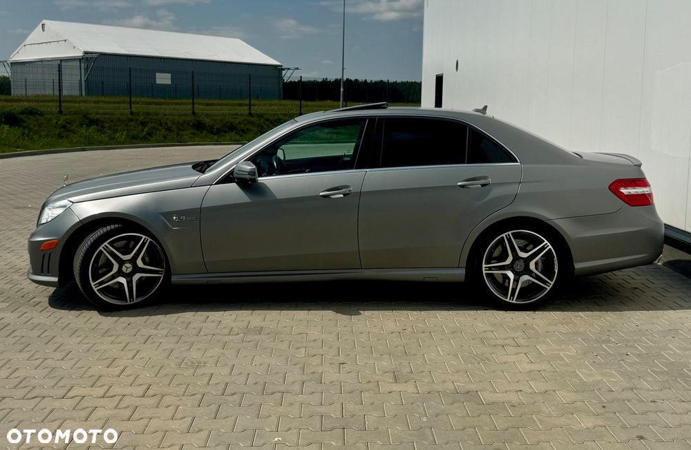 Mercedes-Benz Klasa E 63 AMG - 22
