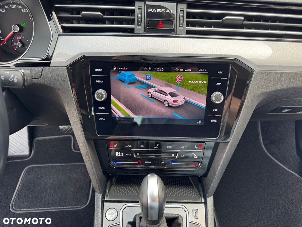 Volkswagen Passat 2.0 TSI Business DSG - 22