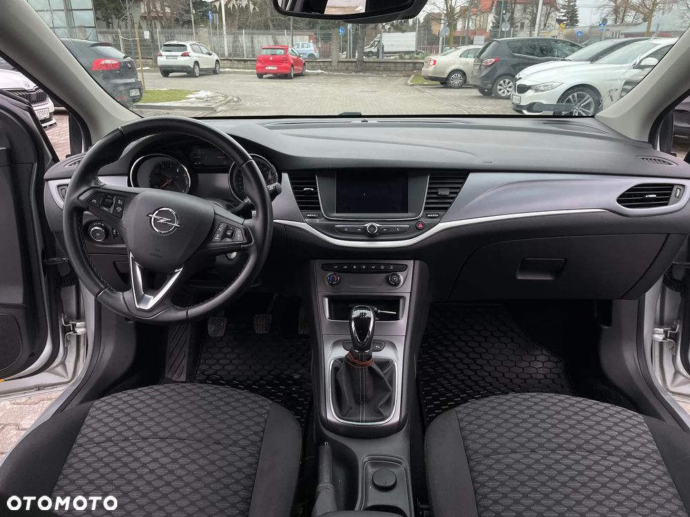 Opel Astra 1.2 T Business Edition S&S - 9