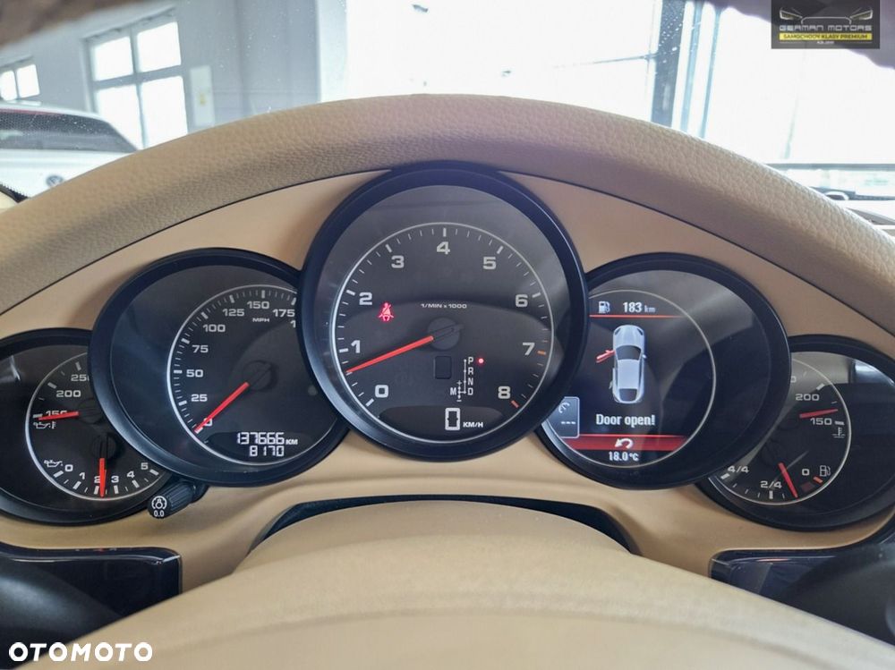 Porsche Panamera 4 PDK Edition - 35