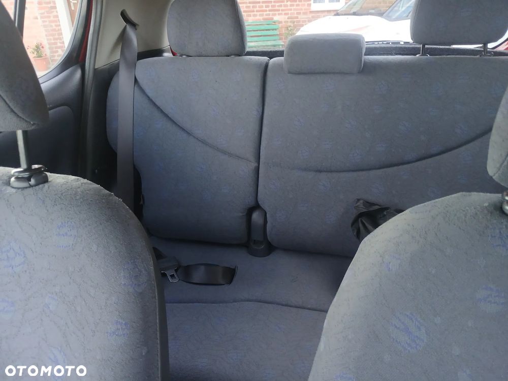 Toyota Yaris - 13