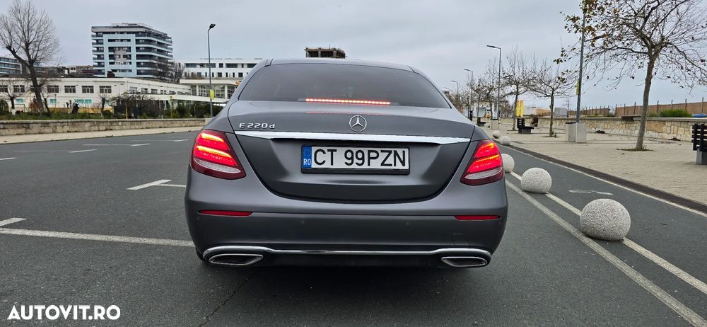 Mercedes-Benz E 220 d 9G-TRONIC Exclusive - 8