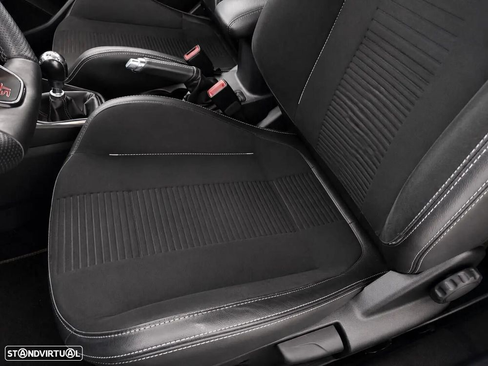Ford Fiesta 1.5 EcoBoost S&S c/ Pack Pele Exclusiva ST - 31