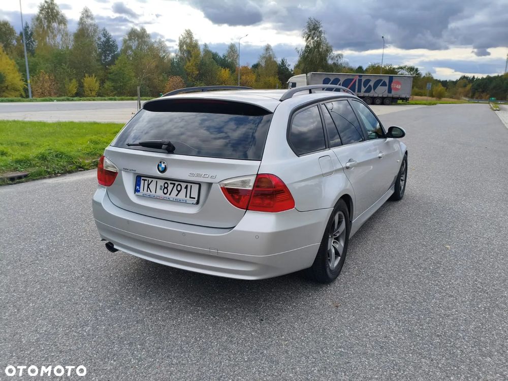 BMW Seria 3 320d DPF Touring - 14