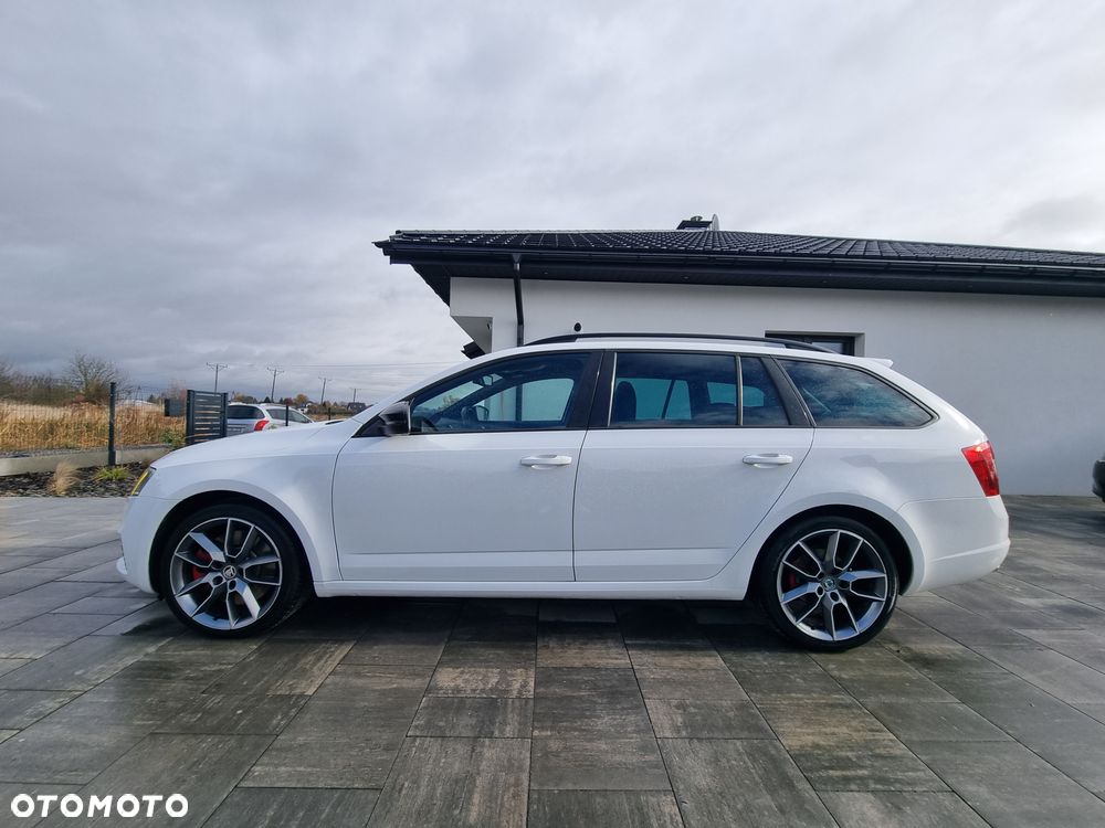Skoda Octavia 2.0 TDI DSG RS - 9
