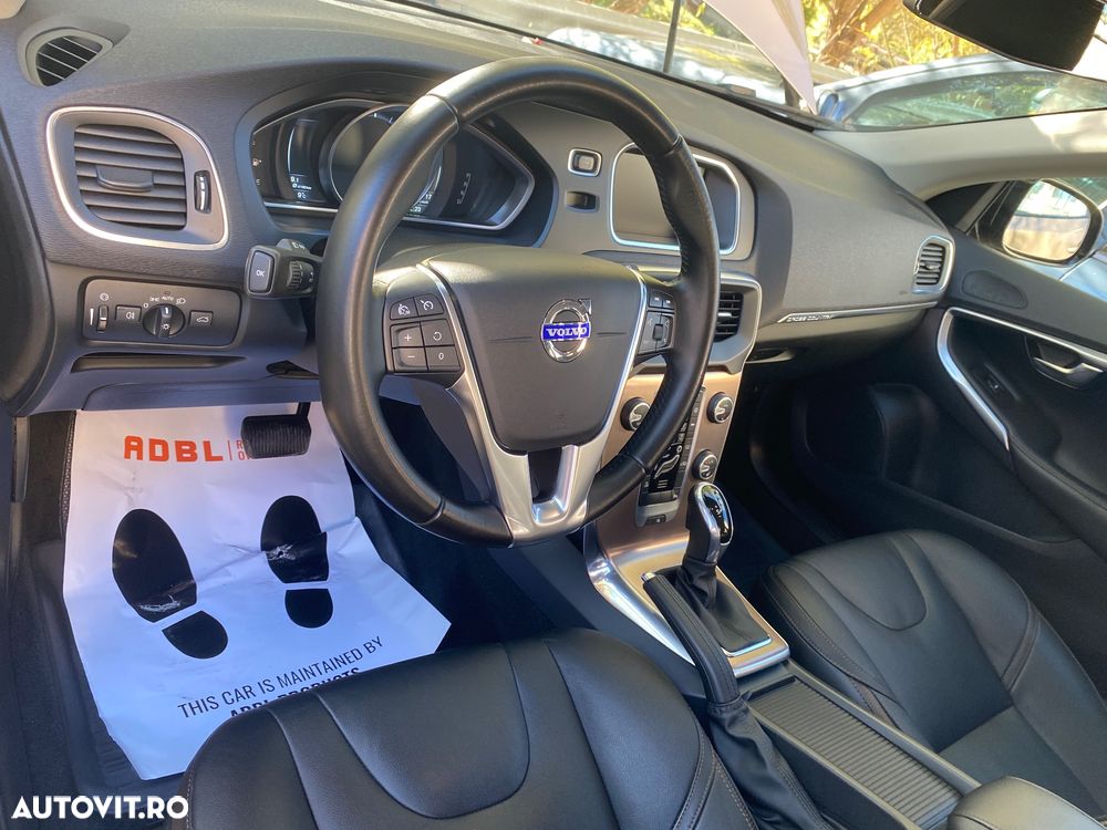 Volvo V40 D3 Aut Summum - 12