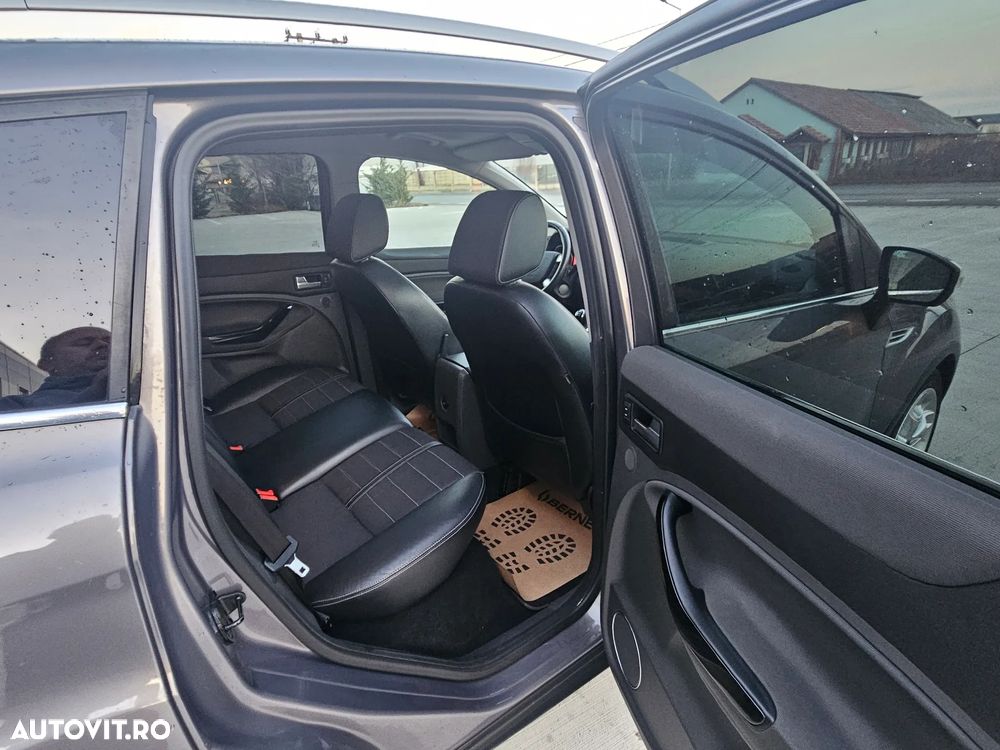 Ford Kuga S 2.0 TDCi 4x4 Plus Editionsmodell - 8